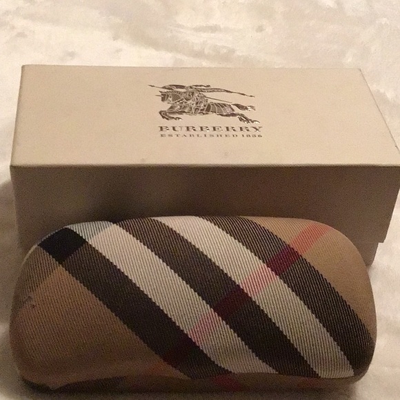 Burberry Sunglasses - Picture 13 of 13